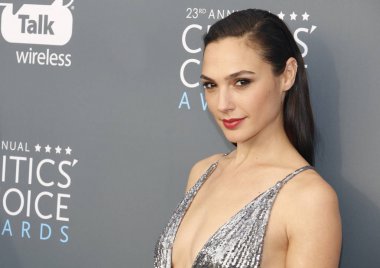 aktris Gal Gadot, 23 yıllık Critics'Choice Awards Santa Monica, ABD Barker hangarda 11 Ocak 2018 düzenlenen.