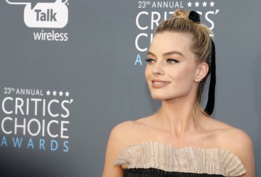 aktris Margot Robbie, 23 yıllık Critics'Choice Awards Santa Monica, ABD Barker hangarda 11 Ocak 2018 düzenlenen.