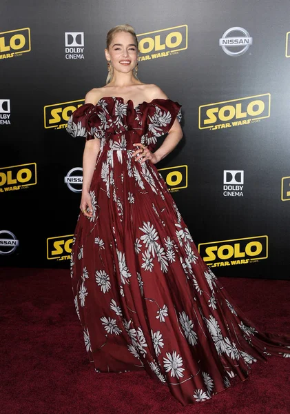 Актриса Эмилия Кларк Премьере Disney Pictures Lucasfilm Solo Star Wars — стоковое фото