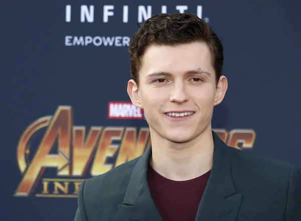 ディズニーとマーベルの初演で俳優トム オランダ アベンジャーズ 無限戦争 2018 日にアメリカのハリウッドのエル キャピタン劇場で開催 — ストック写真