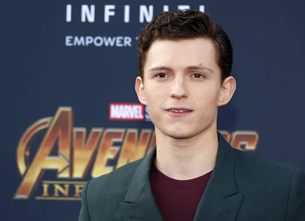 ディズニーとマーベルの初演で俳優トム オランダ アベンジャーズ 無限戦争 2018 日にアメリカのハリウッドのエル キャピタン劇場で開催 — ストック写真