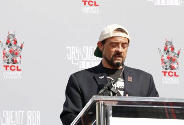 Kevin Smith ve Jason Mewes el ve ayak izi töreni 14 Ekim 2019 'da Hollywood, ABD' deki TCL Çin Tiyatrosu 'nda yapıldı..