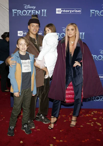 Bronx Wentz, Evan Ross, Ashlee Simpson, Jagger Snow Ross — Stock Fotó