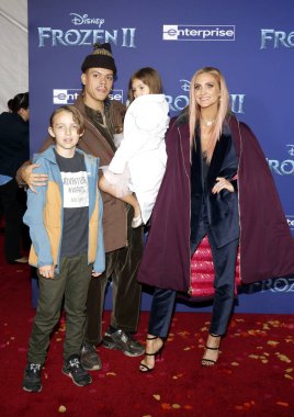 Bronx Wentz, Evan Ross, Ashlee Simpson ve Jagger Snow Ross 7 Kasım 2019 'da Hollywood Dolby Tiyatrosu' nda Disney 's Frozen 2' nin dünya prömiyerinde.