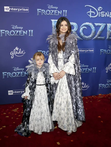 Selena Gomez Gracie Teefey Estreno Mundial Frozen Disney Celebrado Dolby — Foto de Stock