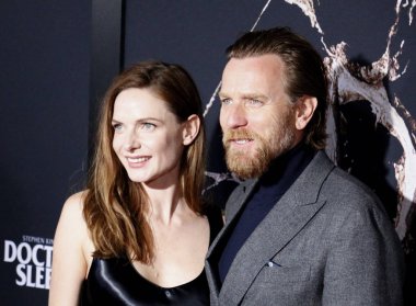Ewan Mcgregor ve Rebecca Ferguson, 29 Ekim 2019 'da ABD' nin Westwood kentindeki Regency Village Theater 'da düzenlenen' Doctor Sleep 'in Los Angeles galasında.
