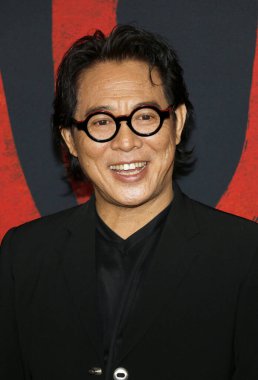 Jet Li, 9 Mart 2020 'de Hollywood Dolby Tiyatrosu' nda düzenlenen Disney 's Mulan' ın dünya prömiyerinde.