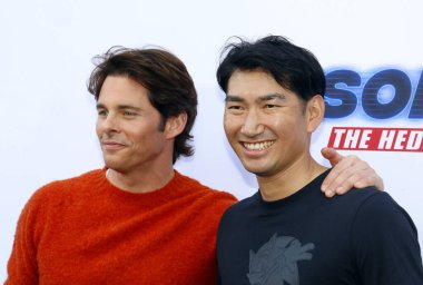 James Marsden ve Haruki Satomi 25 Ocak 2020 'de Los Angeles' taki Paramount Theatre 'da düzenlenen' Sonic the Hedgehog 'galasında.