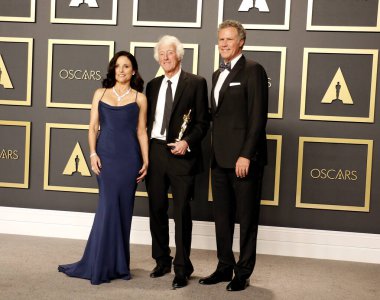 Roger Deakins, Will Ferrell ve Julia Louis-Dreyfus, 9 Şubat 2020 'de ABD' nin Hollywood şehrindeki Dolby Tiyatrosu 'nda düzenlenen 92..