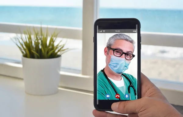 Videollamada Para Hablar Con Médico Con Máscara —  Fotos de Stock