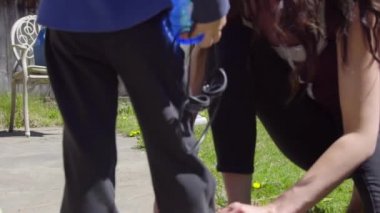 Anne Çocuk pantolonu ile yardım