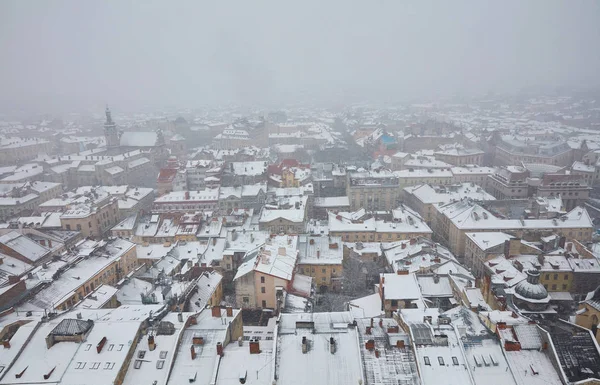 Панорамний вид міського центру взимку у Львові (Україна). — стокове фото
