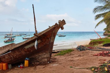 An old boat at the beach