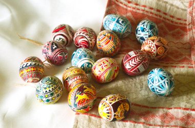 Paskalya yortusu yumurta bütün