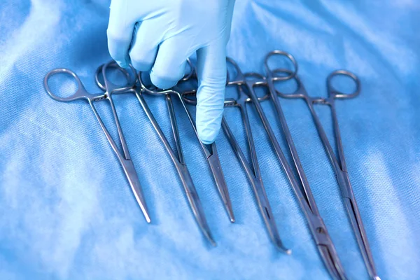 Ekip cerrahı ameliyatta. Hastane — Stok fotoğraf