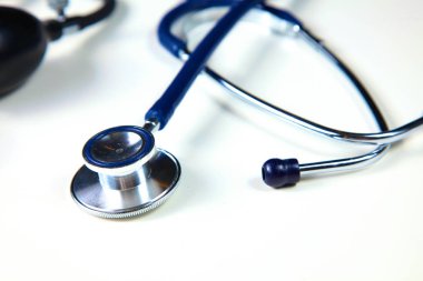 Tansiyon ölçer tıbbi malzeme üzerinde beyaz izole