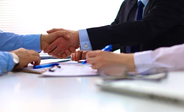 Business handshake. Two businessman shaking hands with each other in the office — Stock Photo, Image