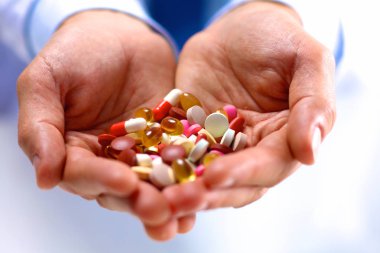 Tablo sallayarak, iş toplantısı akdi eller