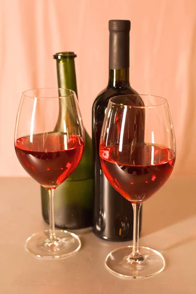 Bottle of wine and glass on the table — Stock Photo, Image