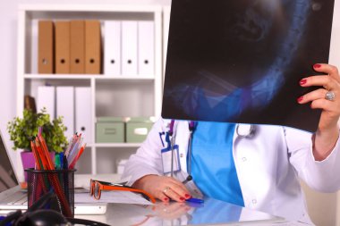 ofiste masasında doktor karısı