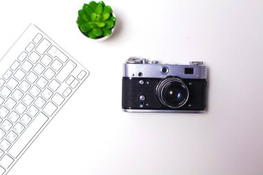 Her gün, bir bilgisayar ve masaüstü ofis bir akıllı telefon açmak