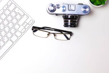 Her gün, bir bilgisayar ve masaüstü ofis bir akıllı telefon açmak