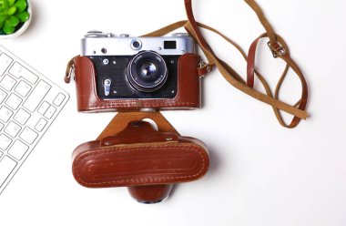 Her gün, bir bilgisayar ve masaüstü ofis bir akıllı telefon açmak