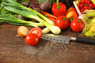 Ahşap bir masa üzerinde taze sebze. Sağlıklı gıda. Diyet