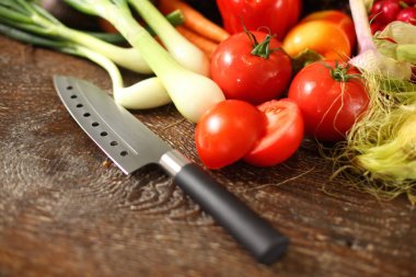 Ahşap bir masa üzerinde taze sebze. Sağlıklı gıda. Diyet