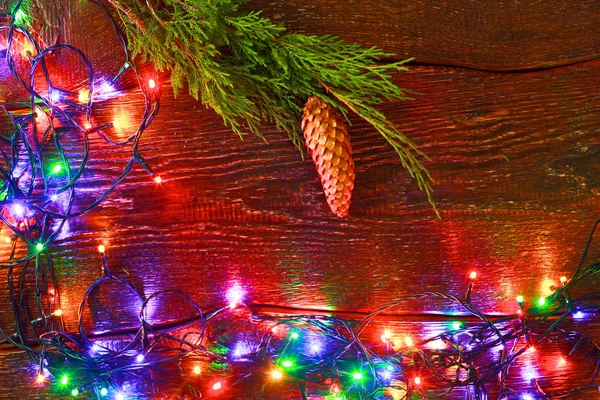 Natal rústico fundo - madeira pranchada vintage com luzes e espaço de texto livre — Fotografia de Stock