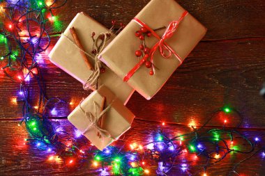 Noel rustik arka plan - vintage ahşap ışıkları ve serbest metin alanı ile dalgalı