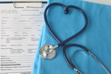 Stetoskop tıbbi üniforma ile bir tabloda