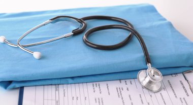 bir stetoskop tıbbi bir Tekdüzen, closeup kalp şekillendirme