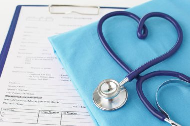 Stetoskop tıbbi üniforma ile bir tabloda