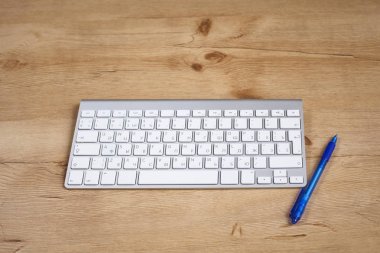 Bilgisayar klavye tablodur