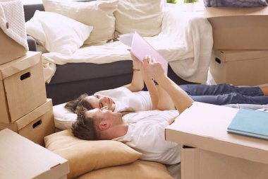 Genç Vietnamlı aile aile albümü ile seyir