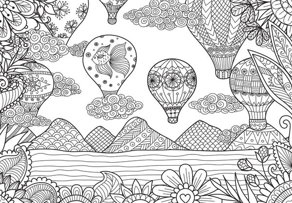 Летящий воздушный шар весной
