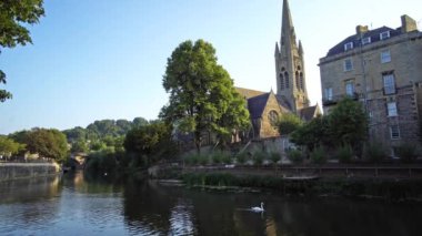 İngiltere, Bath 'da bulunan Avon Nehri, 2018 yazında