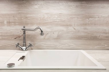 Modern tasarımcı krom su dokunun üzerinde paslanmaz çelik evye