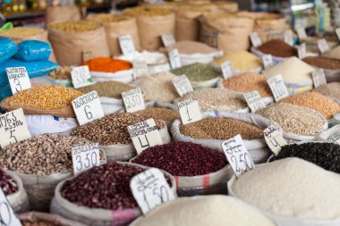 Tiflis, Gürcistan'daki geleneksel baharat ile Pazar.