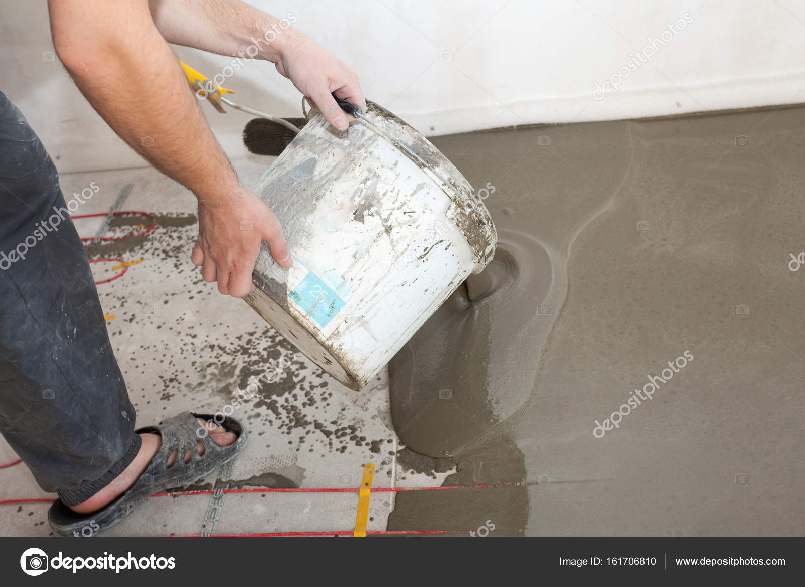 Instalación del sistema en la casa nueva de calefacción eléctrica por