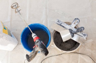 El mikseri için harç, spatula. Oluşturma araçları