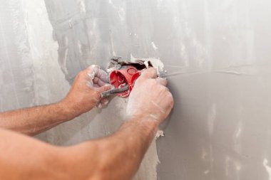 Elektrikçi yükleme duvar güç soketi, macun bıçak ile plastik elektrik bağlantı kutusu