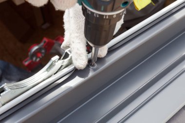 Tepe yeni evinde yükleme