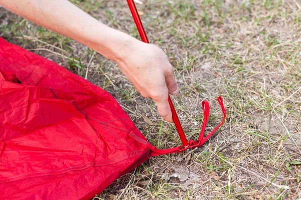 Dettaglio Vicino Della Tenda Campeggio Pali Tenda Alluminio Processo Installazione — Foto Stock