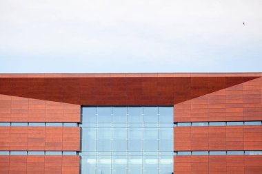 Wroclaw, Polonya - 15 Mayıs 2017: Ulusal Forum Müzik Wroclaw, 2015 yılında açılan en son teknolojiye çok fonksiyonlu konser salonuna çalışır. Kurylowicz ve ortakları tarafından tasarlanan.