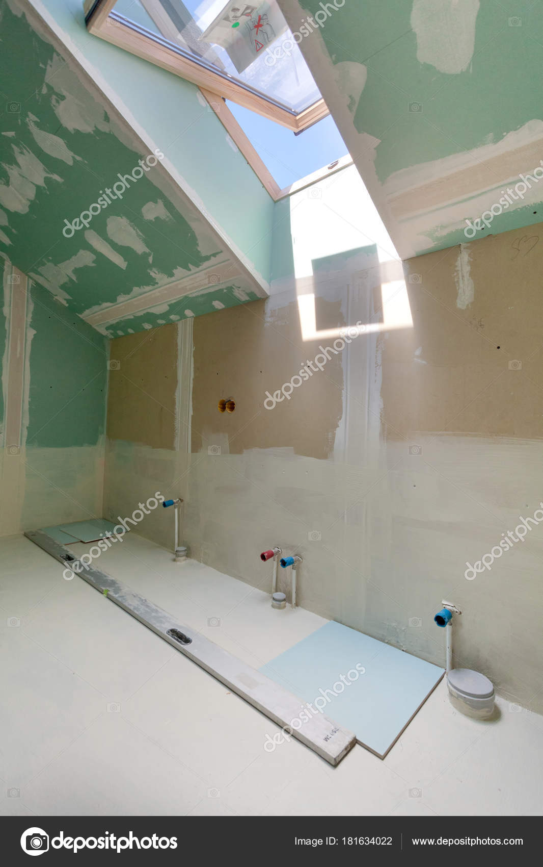 Ausbauarbeiten Renovierte Wohnung Installation Von Rohren Badezimmer ... Ausbauarbeiten Renovierte Wohnung Installation Von Rohren Badezimmer ...