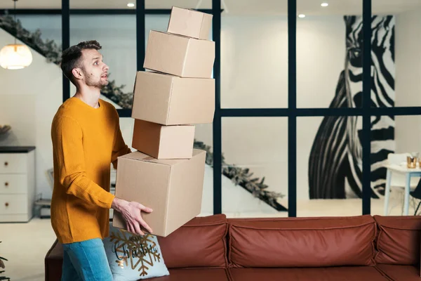 Side View Scared Young Adult Guy Move New Flat Dropping — Stock Photo, Image