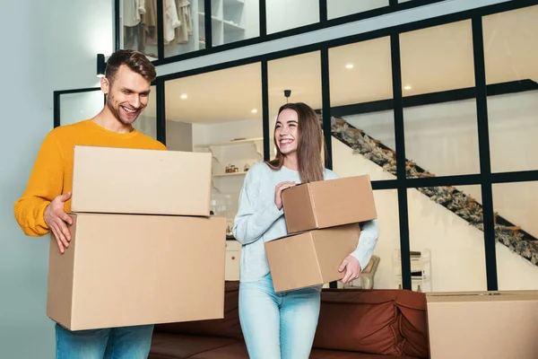 Happy Smiling Young Adult Newlyweds Move New House Together Carry — Stock Photo, Image