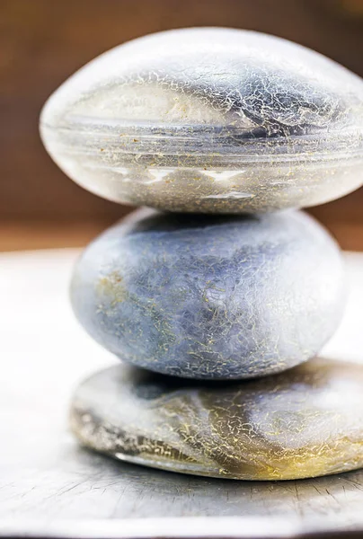 Zen stones for massage,佛教生活方式Buddhist lifestyle. 神秘的石头. — 图库照片